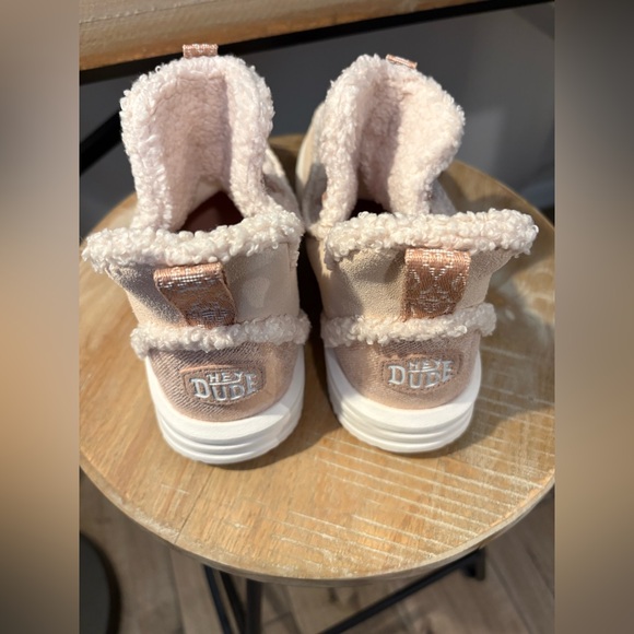 Hey Dude NWT
Camden All-Over Cozy Boot - Women’s Slip-On, 8 - Picture 4 of 7